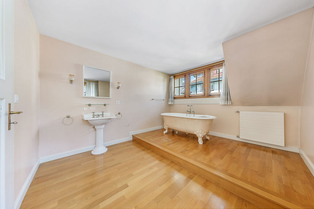 Regis_Colombo_heme-luxury-realty_PULLY_2024 (30)