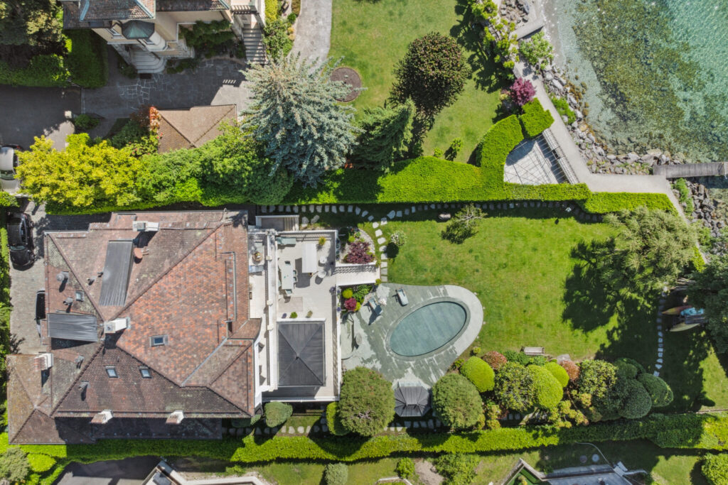 backbone_544867-A_028_HD