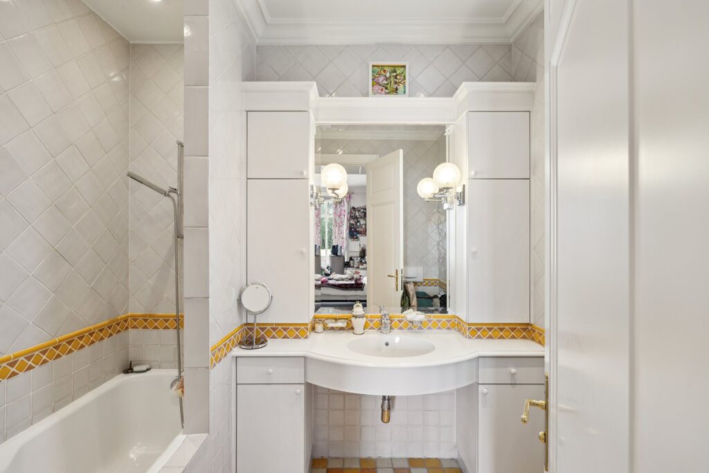 backbone_544867-B_013_WEB