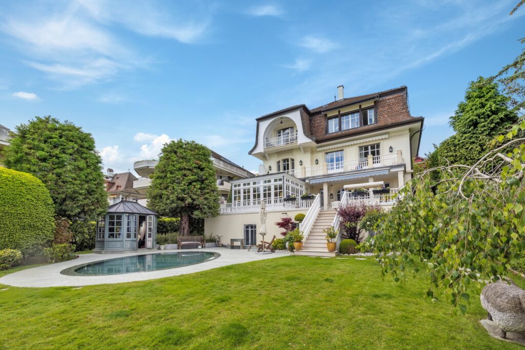 backbone_544867-B_157_WEB