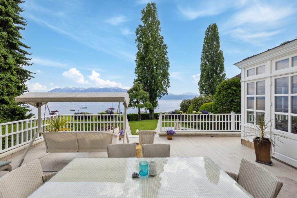 backbone_544867-B_163_WEB