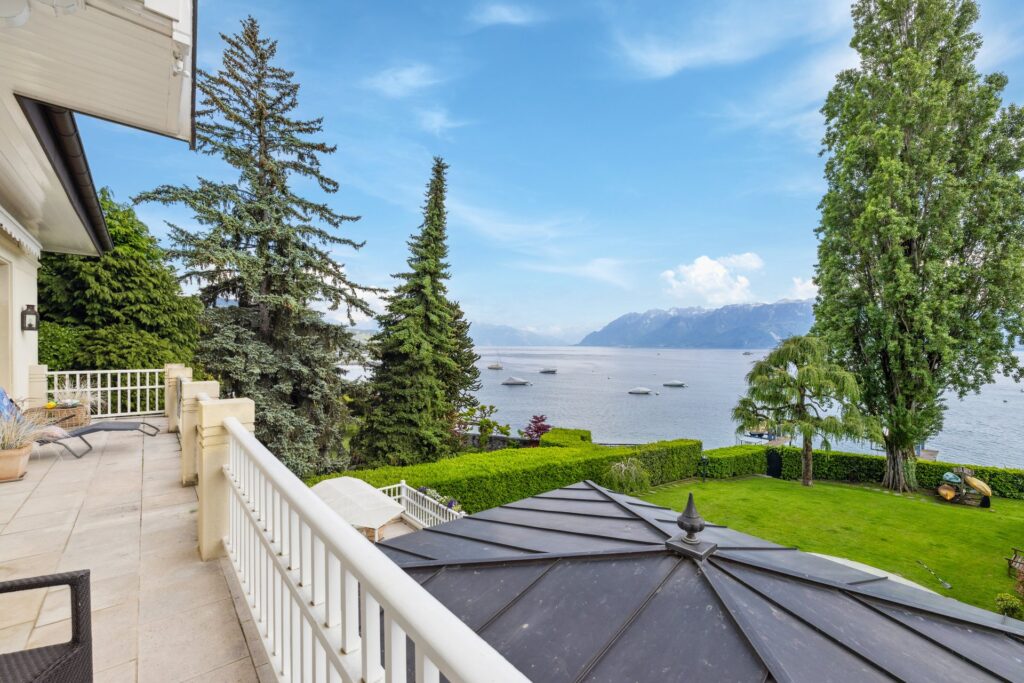 backbone_544867-B_172_WEB