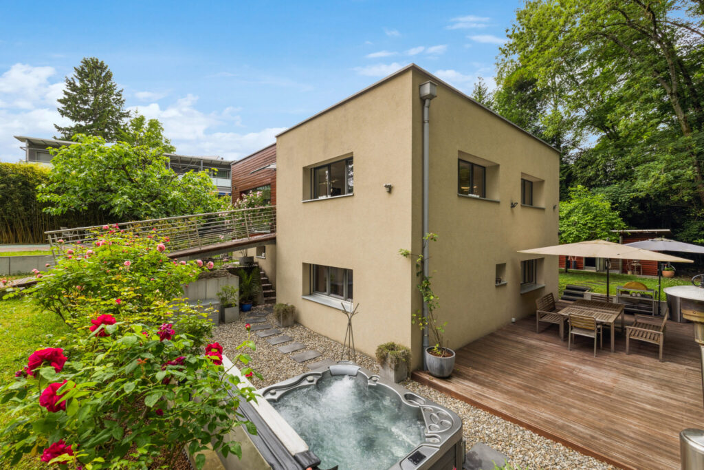 backbone_546411-A_088_HD