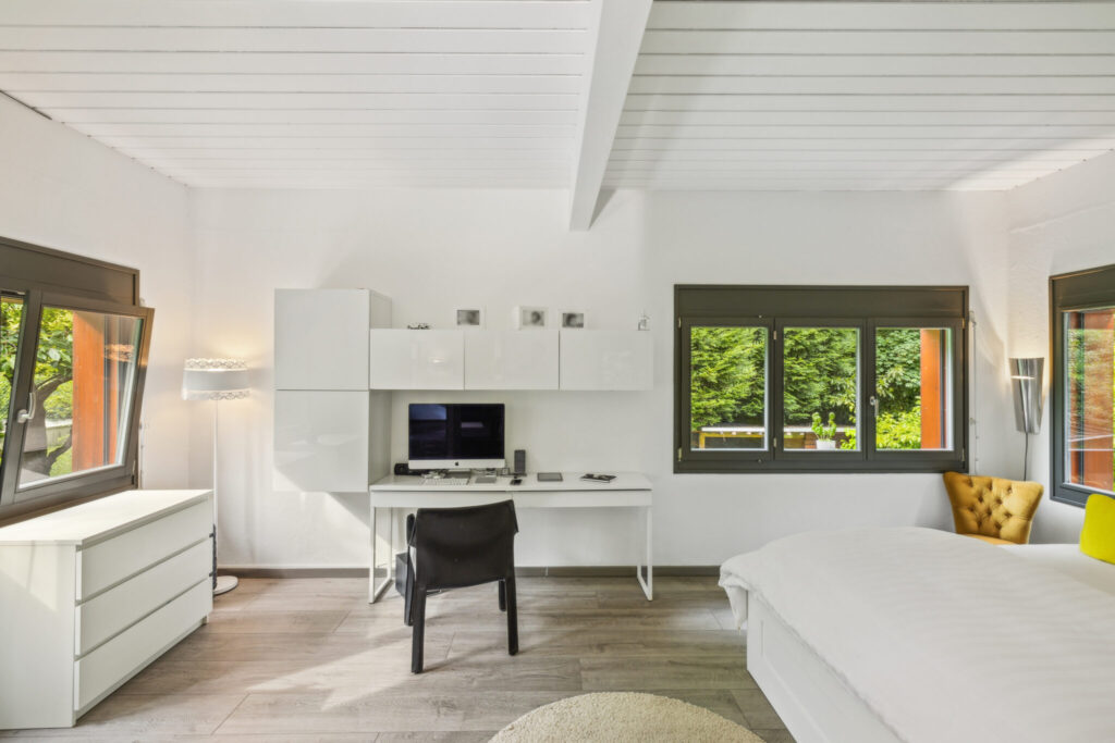 backbone_546411-A_166_HD